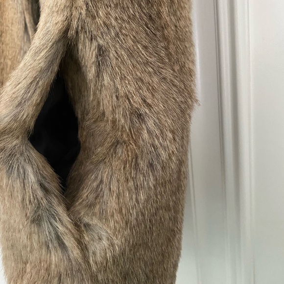 Fur Vest - Picture 3 of 4